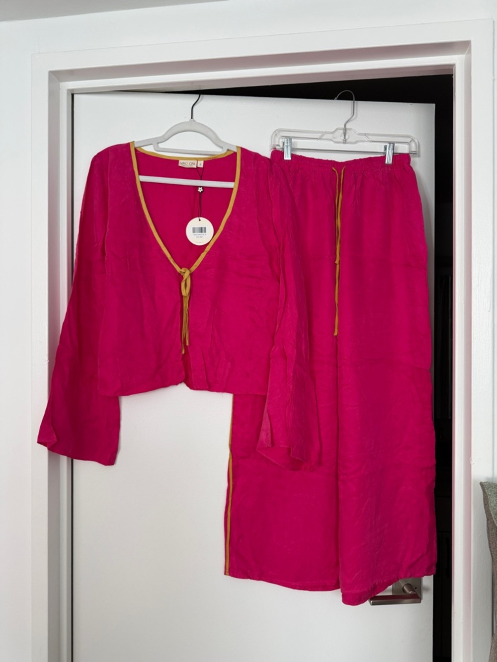 VRG GRL 2 piece set Hot Pink